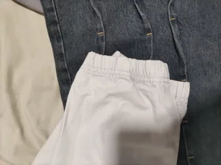 Pantalones cargo Pull and Bear beige