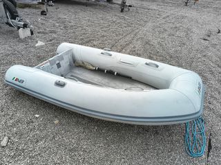 Semirrígida AB seminueva. Modelo "UL 8" Hipalón