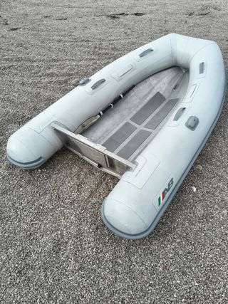 Semirrígida AB seminueva. Modelo "UL 8" Hipalón