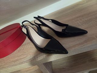 Zapatos de tacón Zara negros