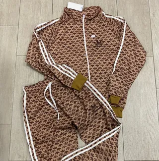 Conjunto chándal y zapatillas Nike