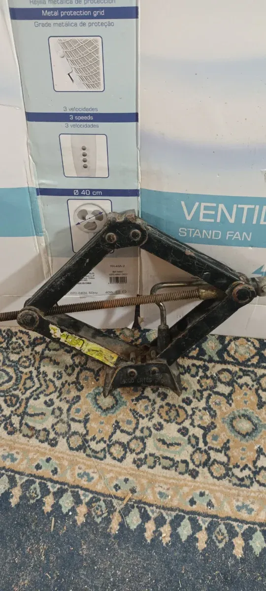 Gato de coche tijera