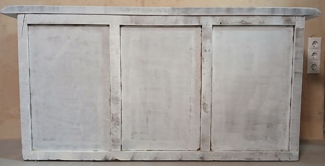 Aparador de madera blanco y negro