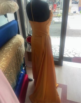 Abito sartoriale senape in tessuto cady
