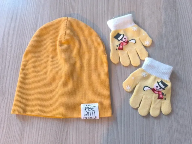 Set cappellino e guantini unisex