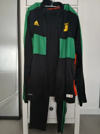 Chándal Adidas Lego. Talla L