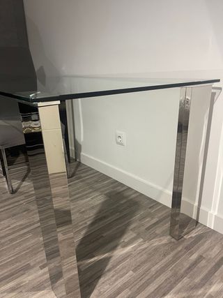 Mesa de cristal patas plateadas