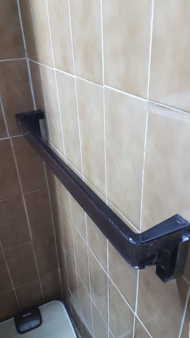 Specchio da bagno vintage con accessori