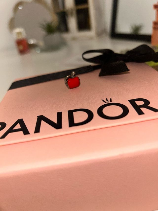 Charm Manzana Roja Pandora