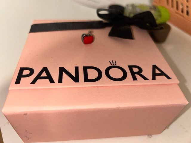 Charm Manzana Roja Pandora