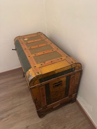 Baúl antiguo madera maciza 1900-1925