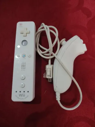 Dos  Mandos Wii para Jorge 
