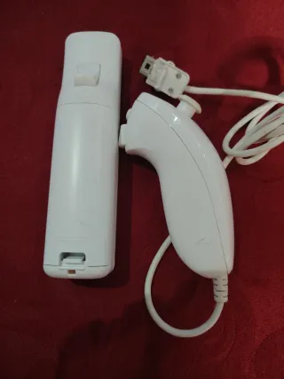 Dos  Mandos Wii para Jorge 
