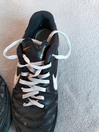 Zapatillas Nike Tiempo Negras y Blancas