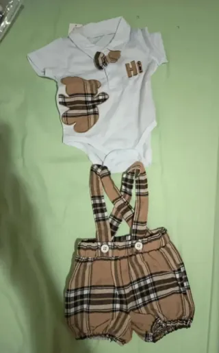 Conjunto bebé body y tirantes cuadros