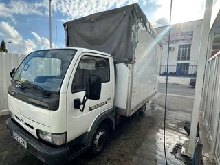 Camión Nissan Cabstar 2003 Plataforma