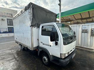 Camión Nissan Cabstar 2003 Plataforma