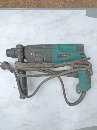 Taladro percutor Makita