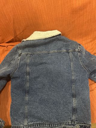 Chaqueta vaquera Bershka forrada
