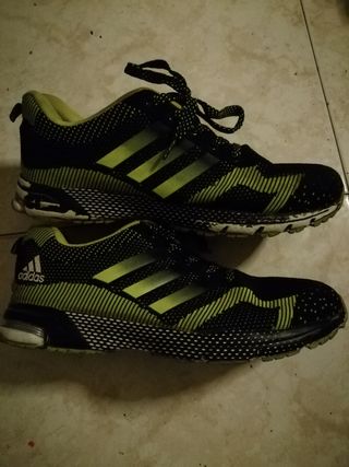 Zapatillas Adidas Negras y Verdes