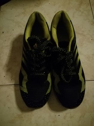 Zapatillas Adidas Negras y Verdes