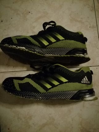 Zapatillas Adidas Negras y Verdes