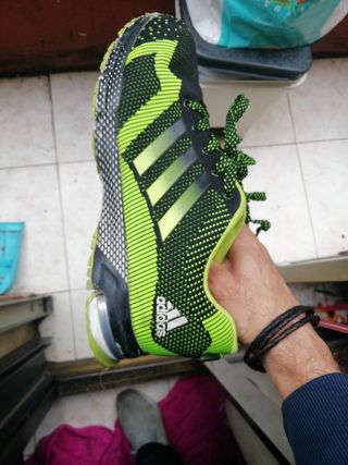 Zapatillas Adidas Negras y Verdes