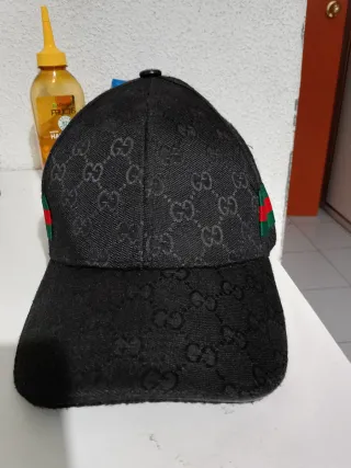 Gorra Gucci Negra con detalles verdes