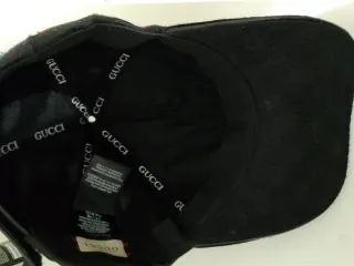 Gorra Gucci Negra con detalles verdes