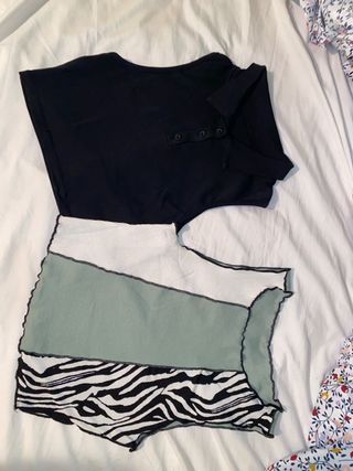 Lote 2 Camisetas Negro y Multicolor