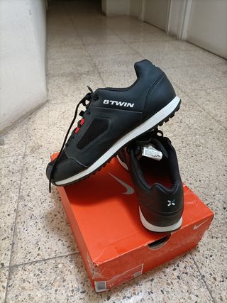 Zapatillas BTWIN Negras Talla 39