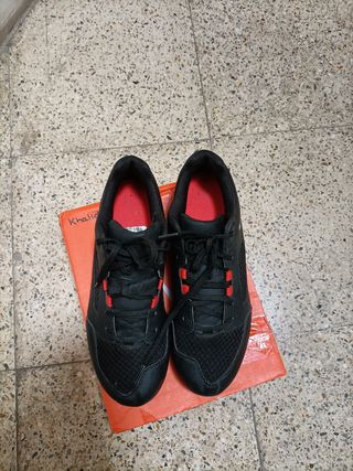 Zapatillas BTWIN Negras Talla 39