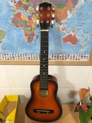 Guitarra de madera recomendada para niños
