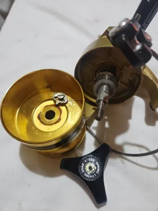 Carrete de pesca Daiwa GS9 Dorado