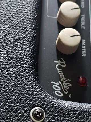 Fender Rumble 100 Amplificador Bajo