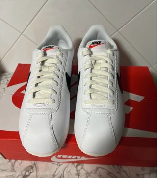 Nike Cortez Blancas y Negras