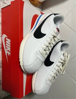 Nike Cortez Blancas y Negras