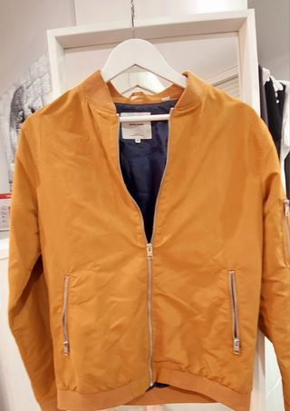 Cazadora Bomber JACK&JONES marrón. 