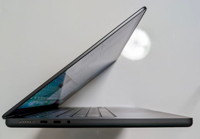 Apple Macbook Pro 14" M3 Pro 512GB 18GB Nuevo Top