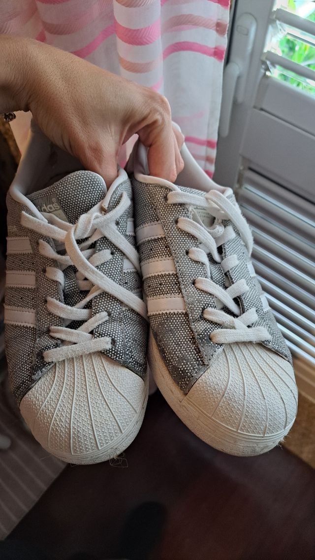 Sapatilhas Adidas Superstar Prata e Brancas