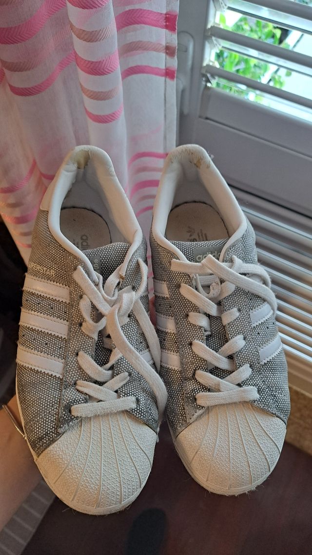 Sapatilhas Adidas Superstar Prata e Brancas