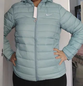 Chaqueta Nike acolchada color verde azulado