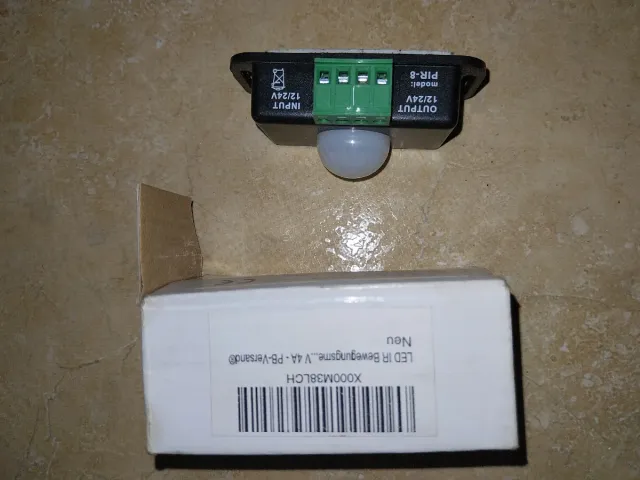 Sensor Movimiento PIR-8 12/24V