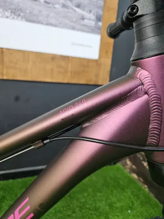 Bicicleta Cube Acid 240