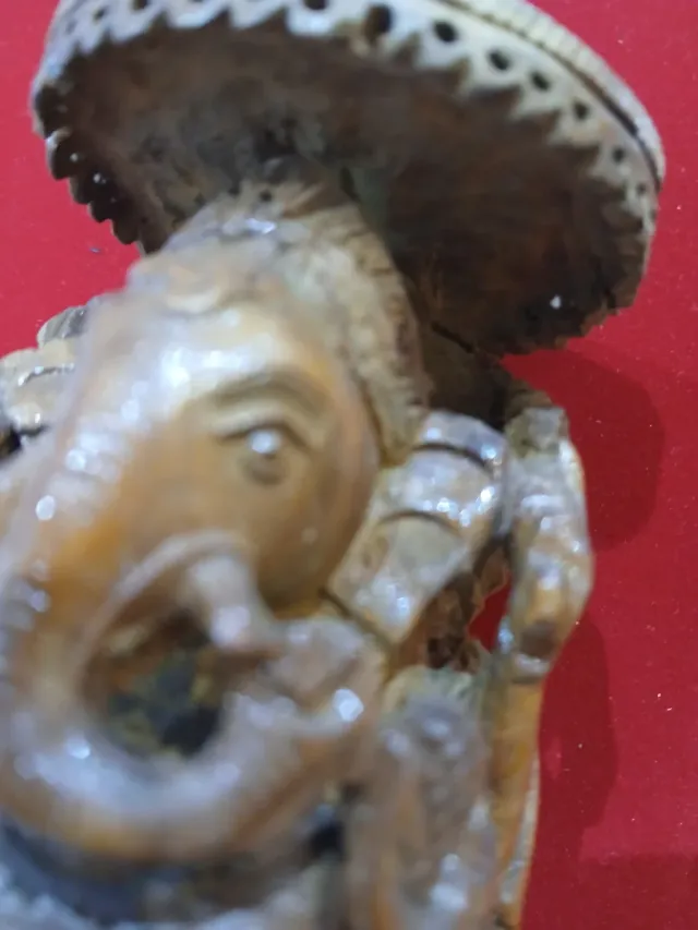 Figura Ganesha madera antigua