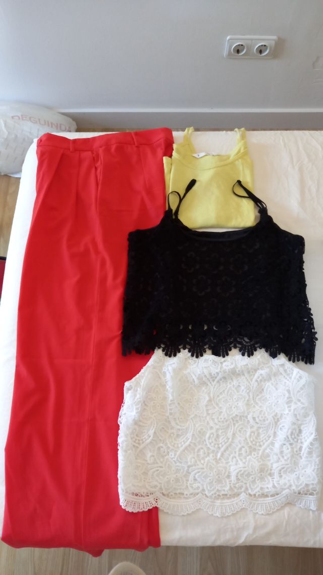 Lote Ropa Mujer: Pantalón Rojo y Tops