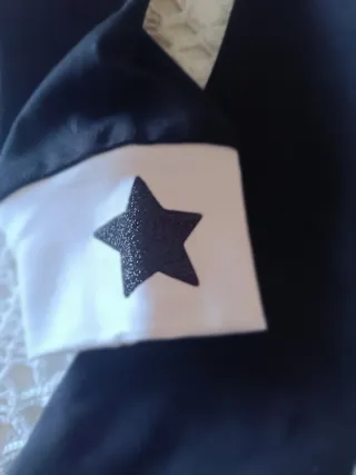 Vestido negro y blanco con estrella