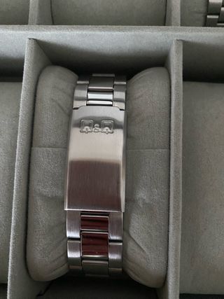 Reloj Q&Q Negro y Plateado