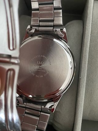 Reloj Q&Q Negro y Plateado