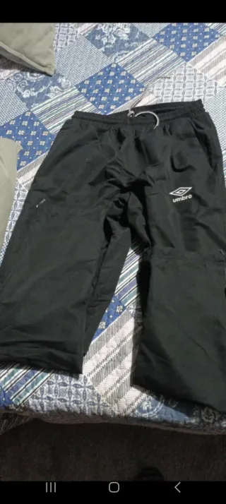 Pantalón chándal Umbro Talla L Negro